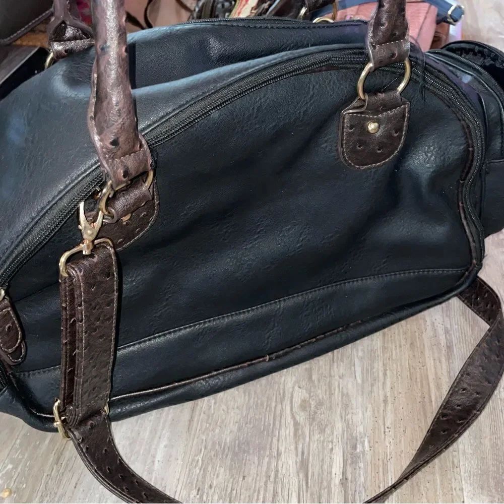 New Bueno dog tote-carrier with on board storage